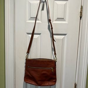 FOSSIL CROSSBODY BAG IN COGNAC